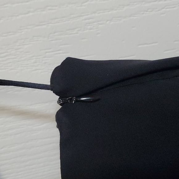 Woman's one shoulder black dress. Size 12 - Picture 4 of 6